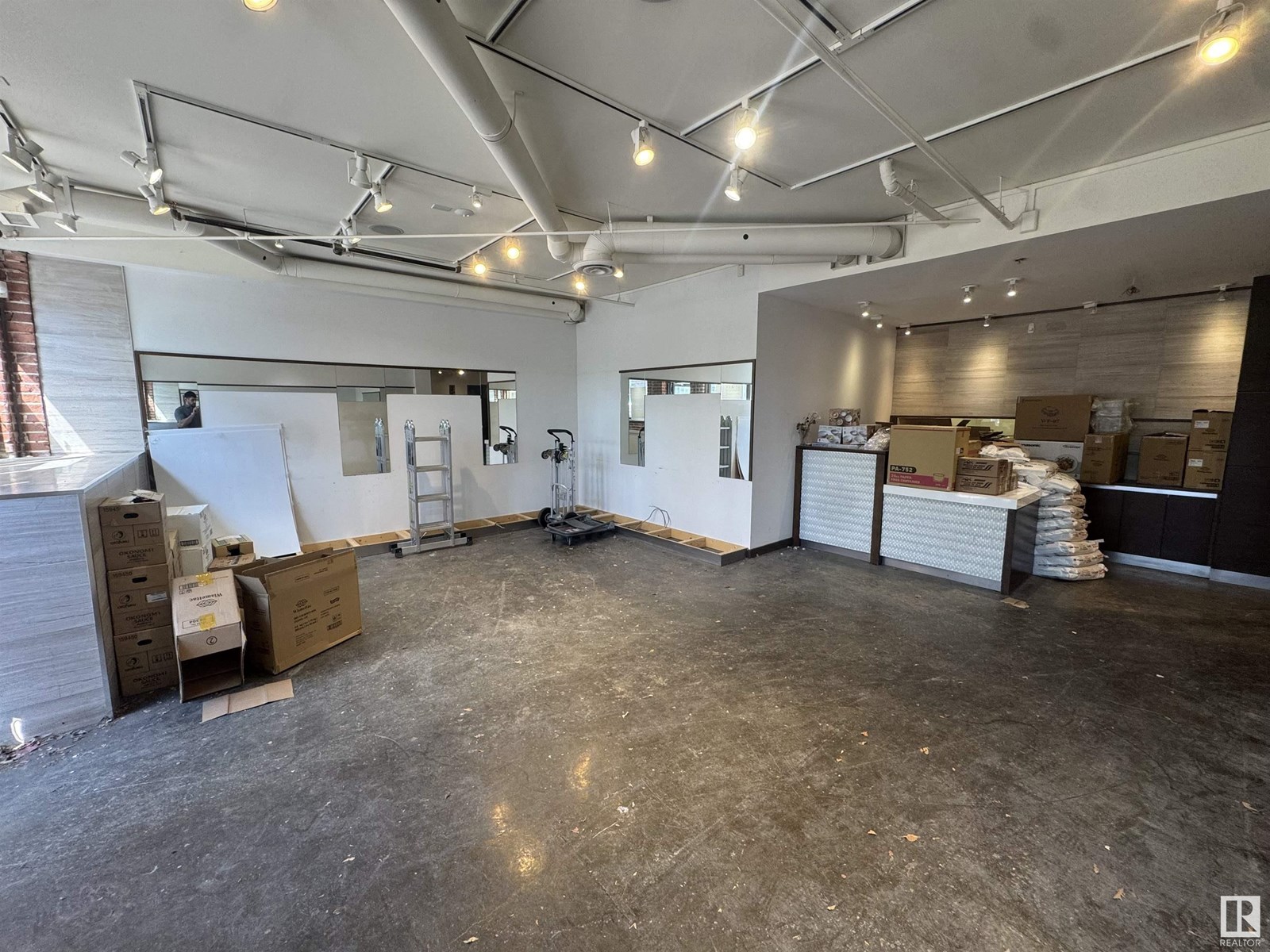 10724 82 AV NW