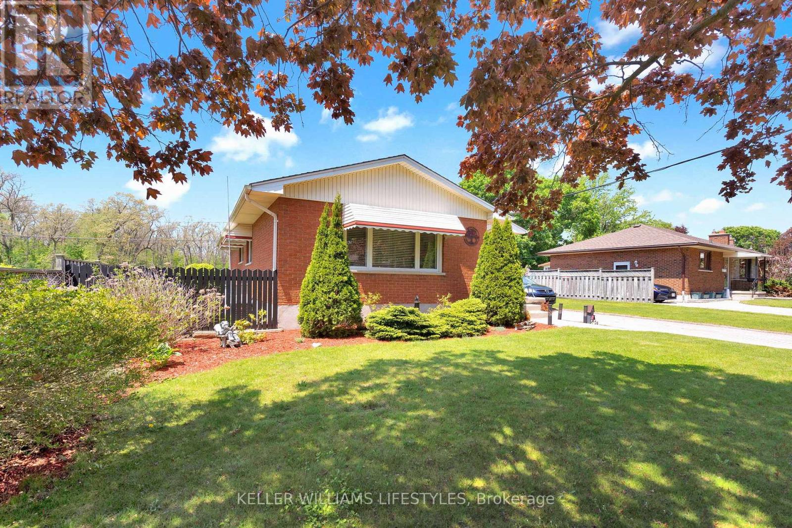 50 ALGONQUIN CRESCENT