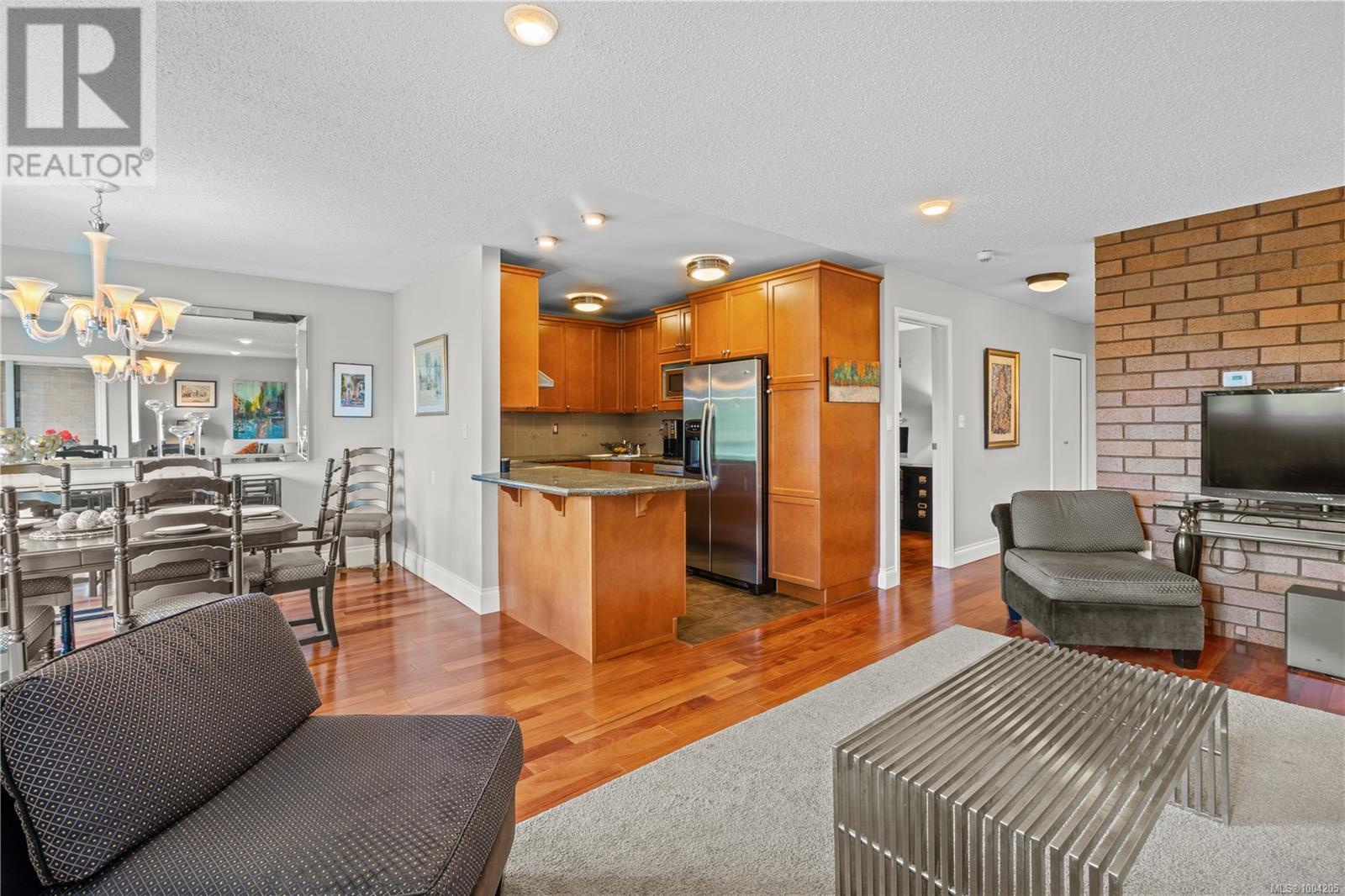 103 105 Gorge Rd E
