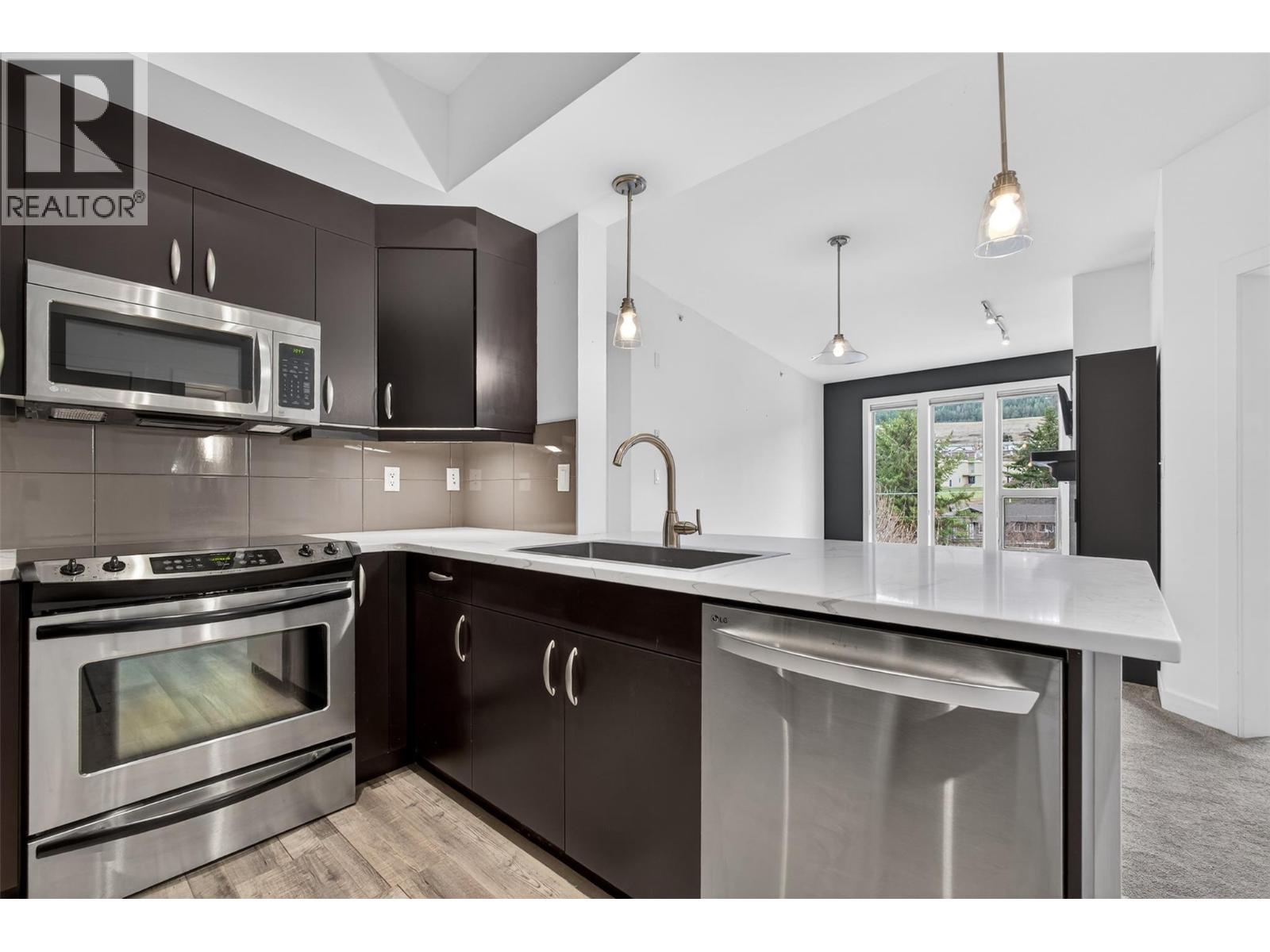 7343 Okanagan Landing Road Unit# 2402