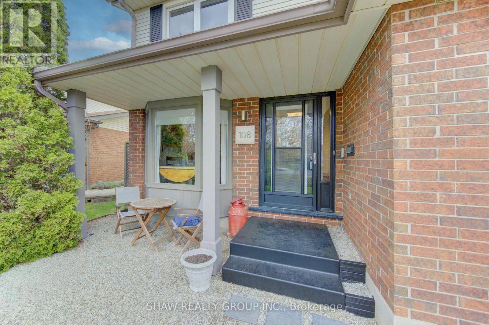 108 CLEARWATER CRESCENT