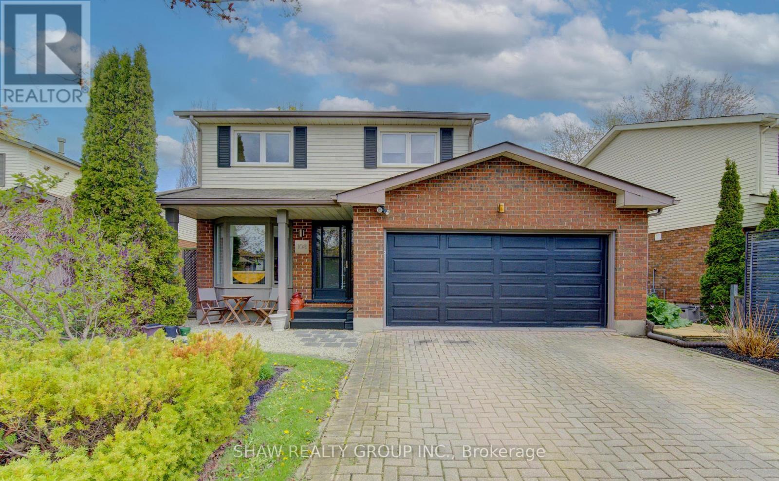 108 CLEARWATER CRESCENT