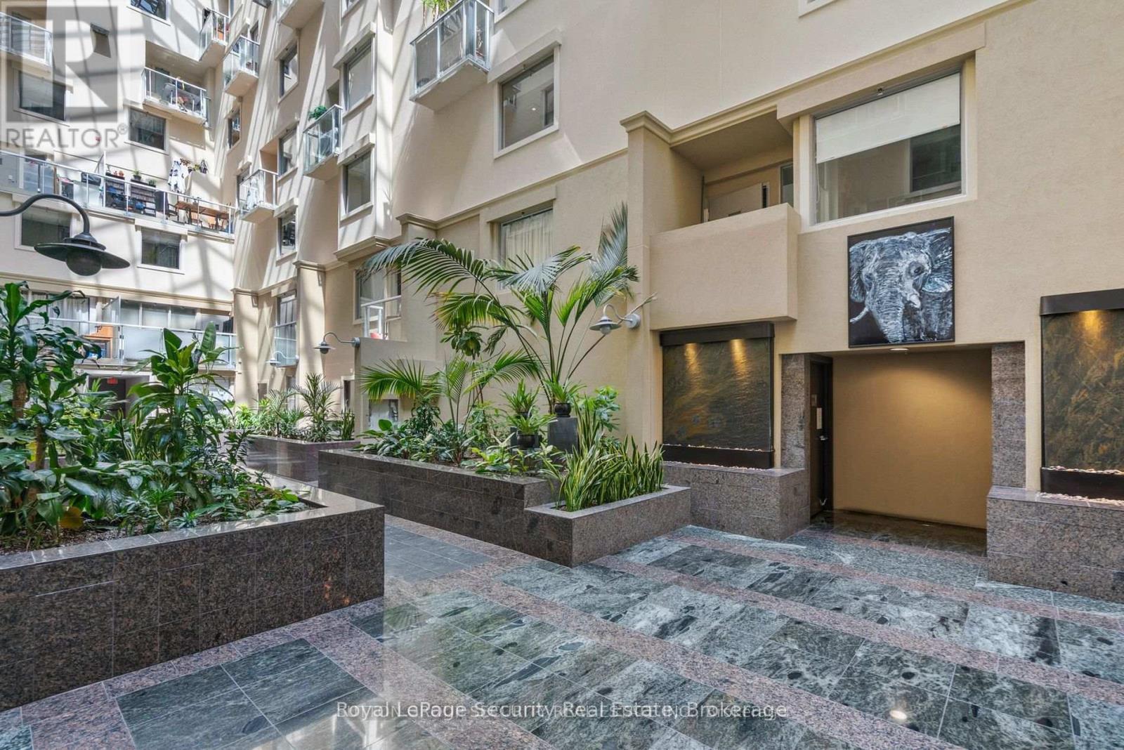 511 - 437 RONCESVALLES AVENUE