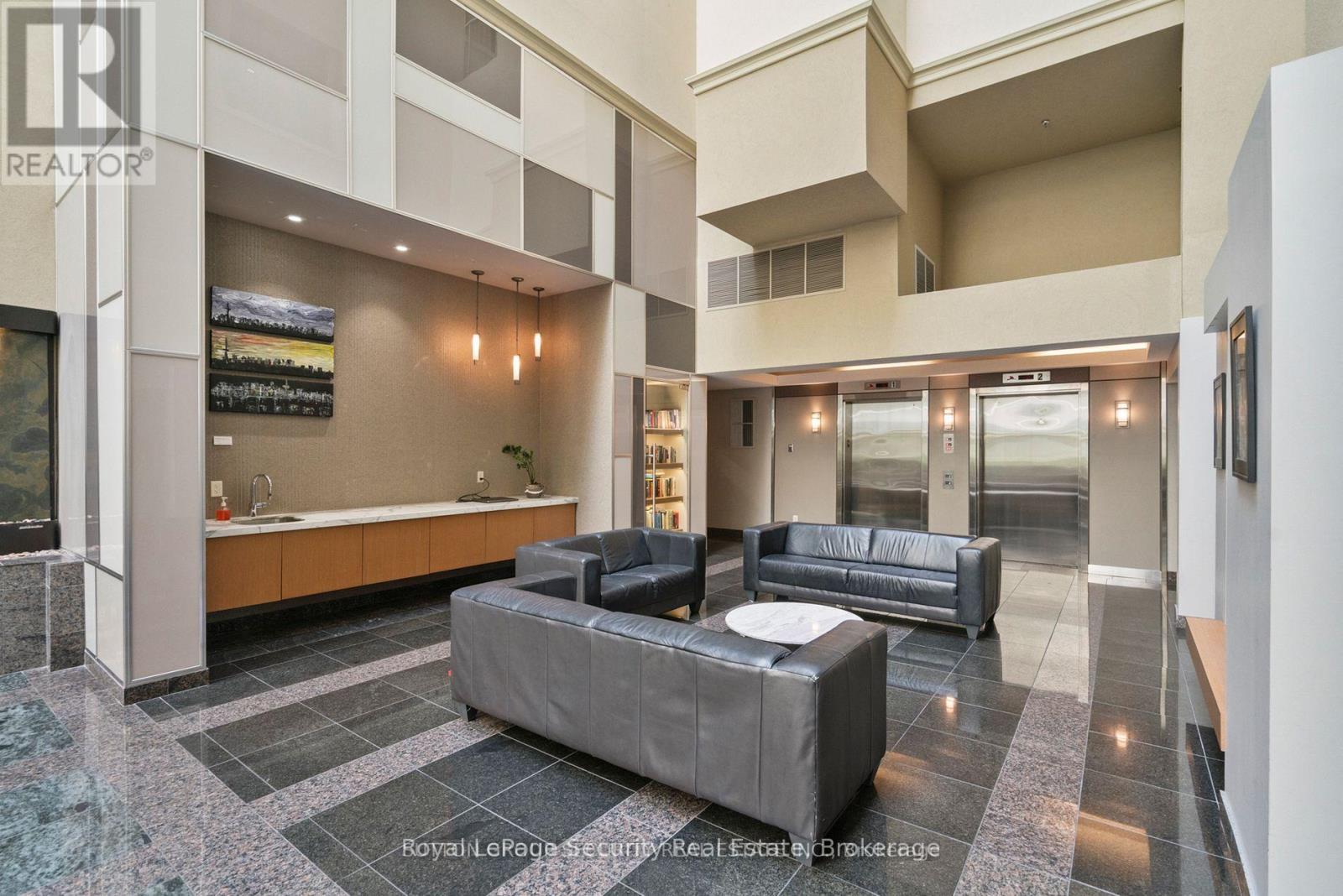 511 - 437 RONCESVALLES AVENUE