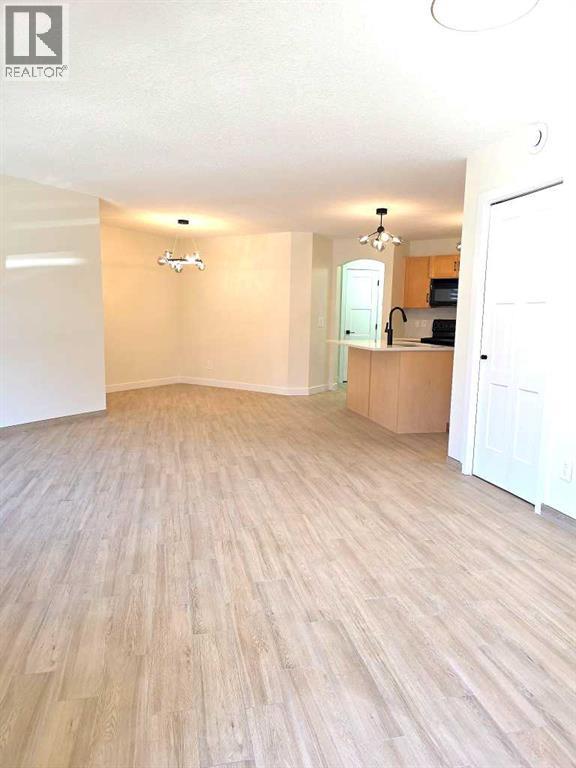 104, 4 Everridge Square SW