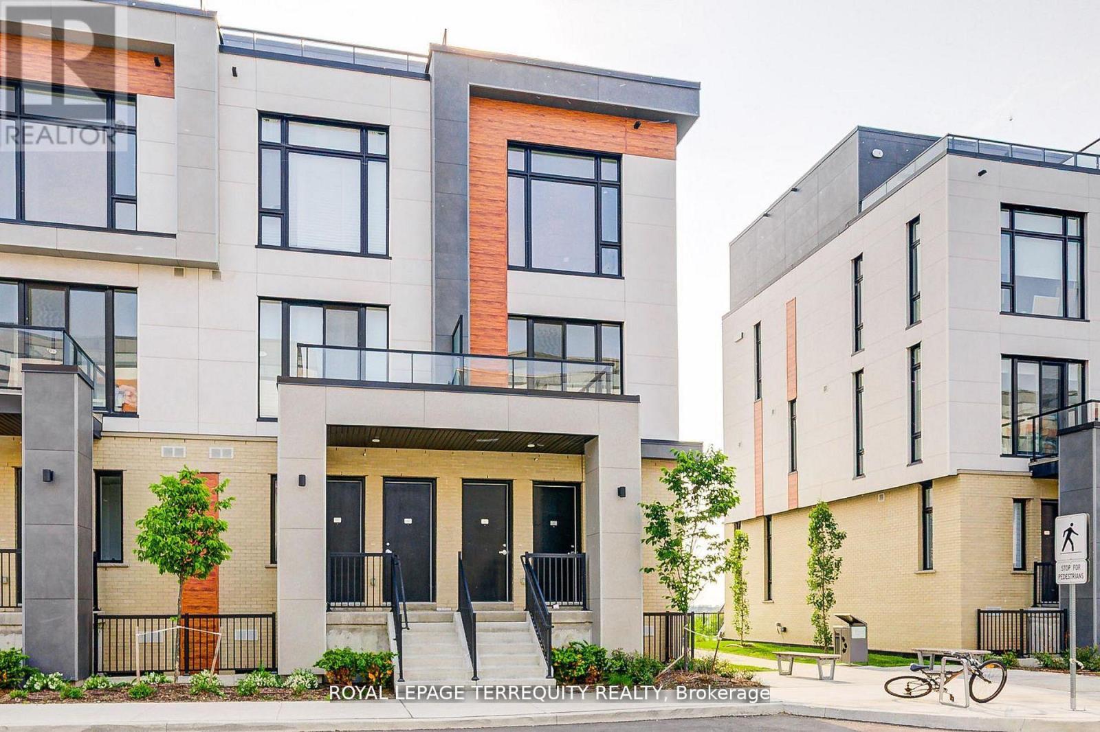 601 - 7 STECKLEY HOUSE LANE