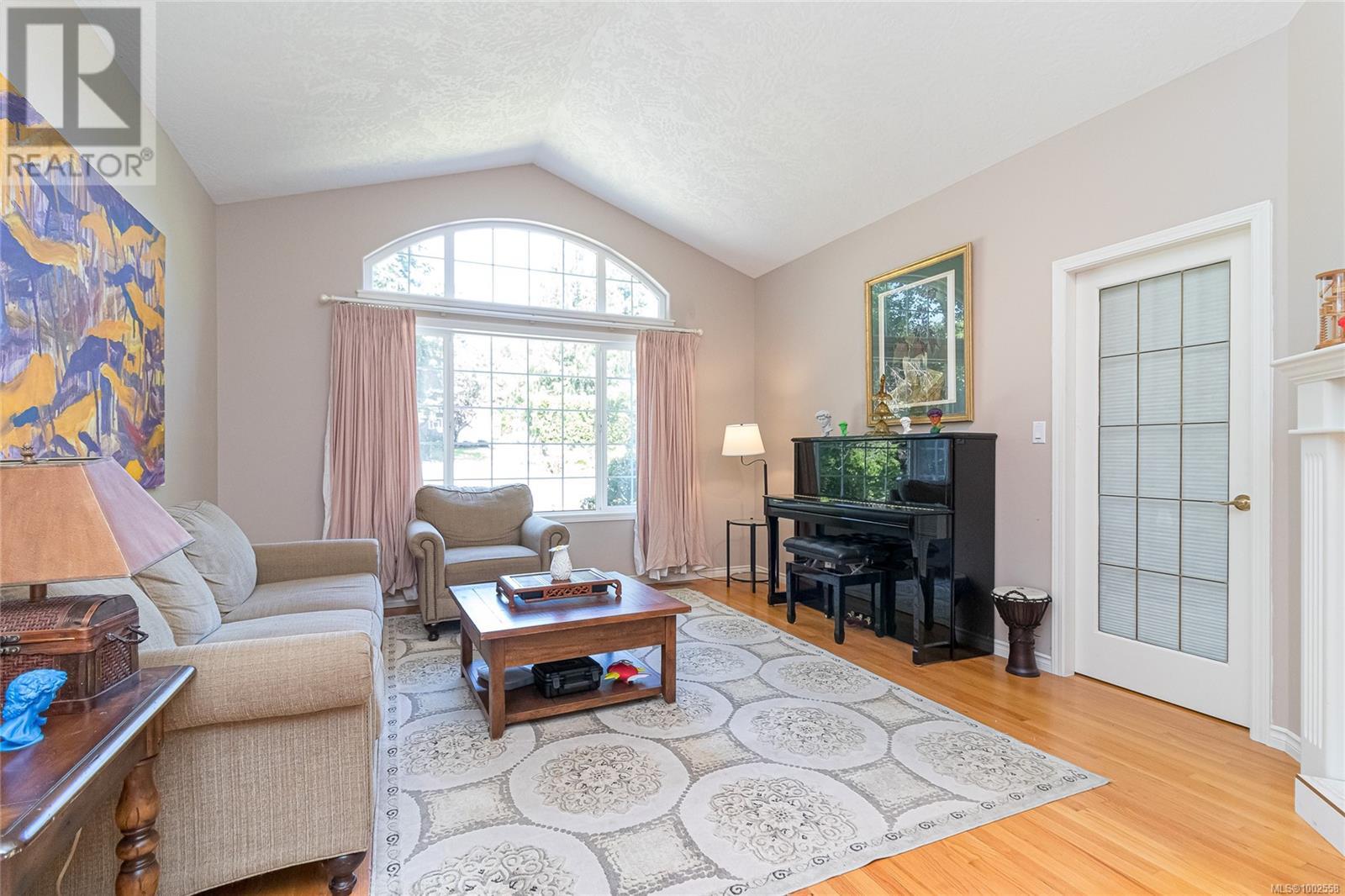 2549 Annabern Cres