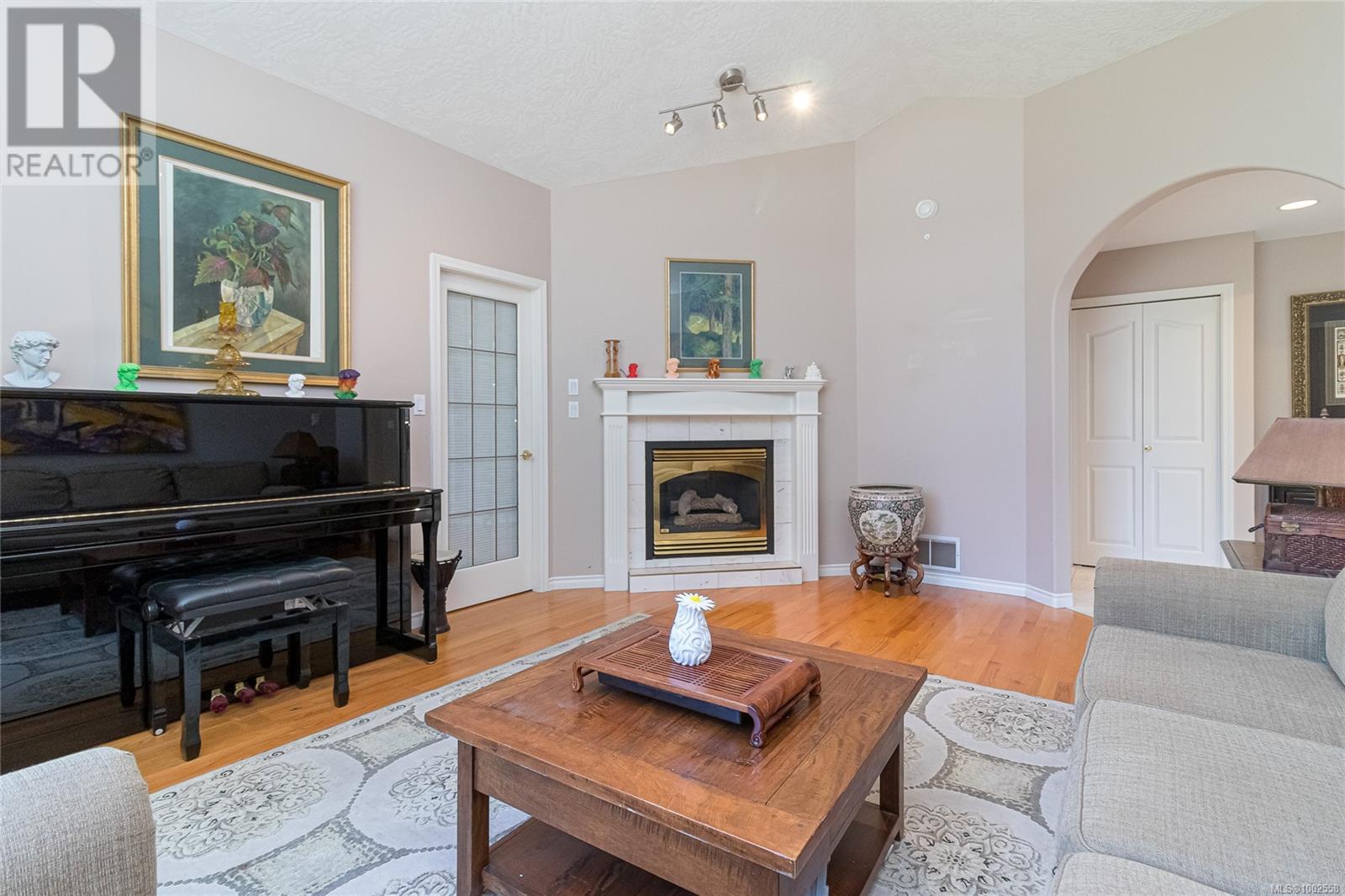 2549 Annabern Cres