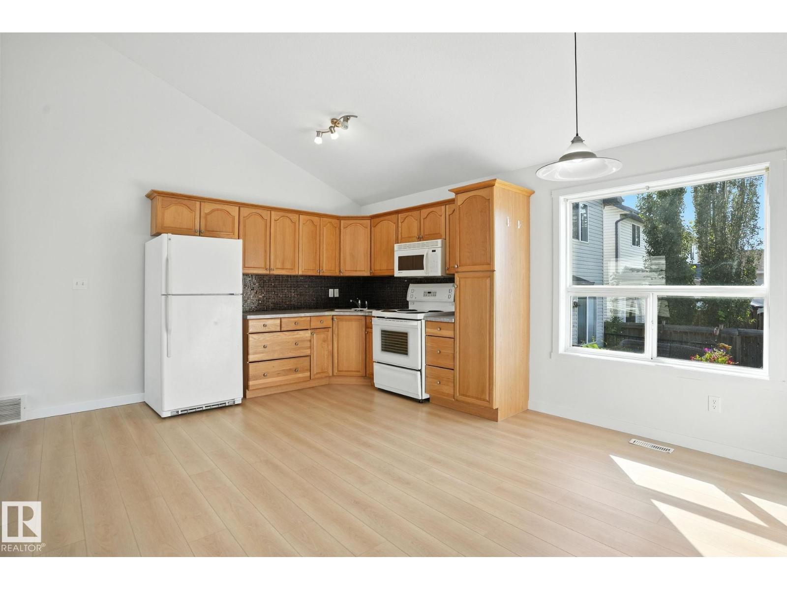 11316 167B AV NW
