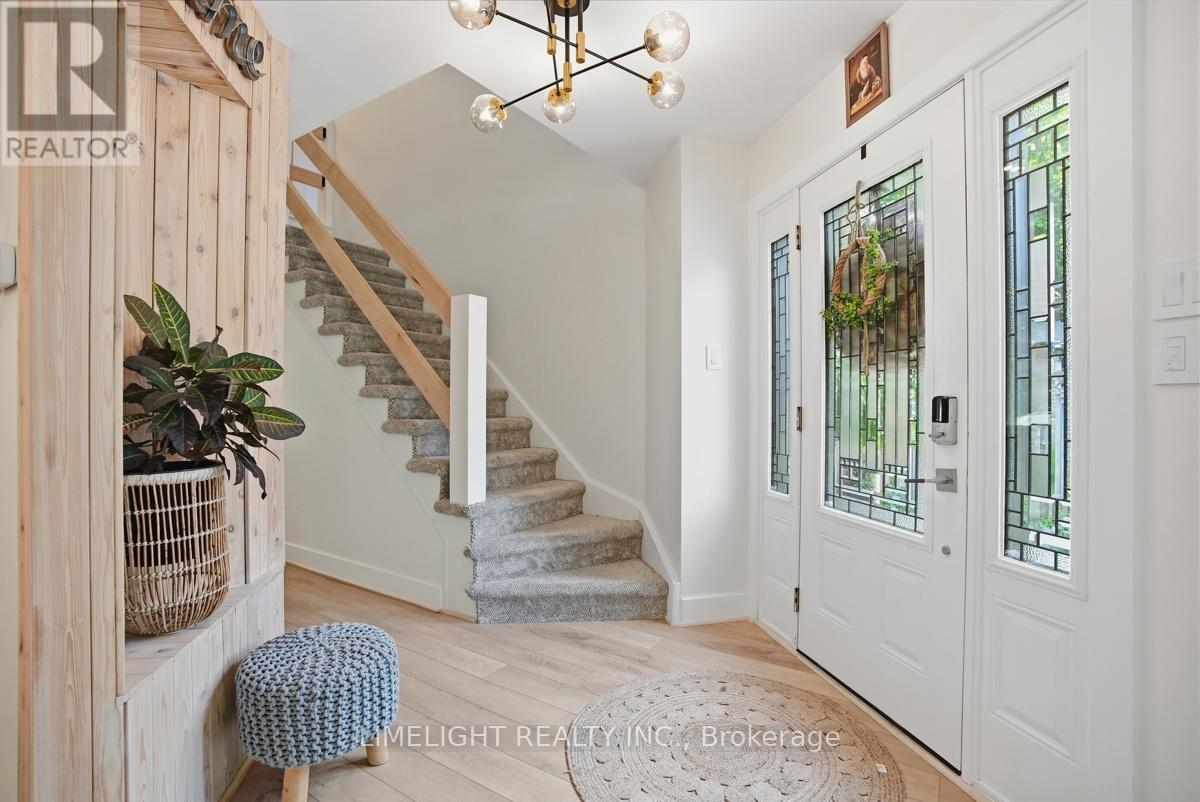 16 LINDBROOK COURT