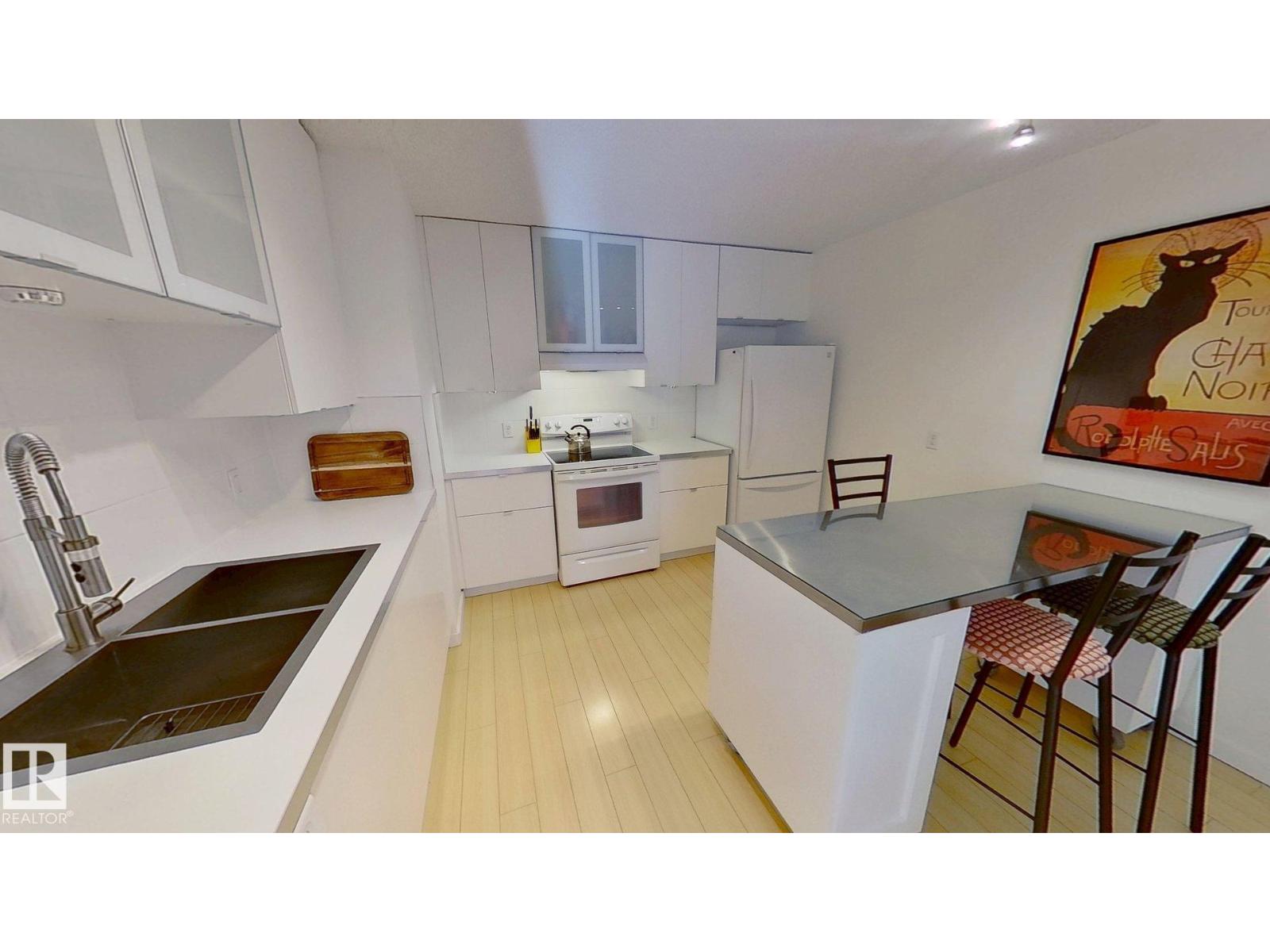 #104 10175 114 ST NW