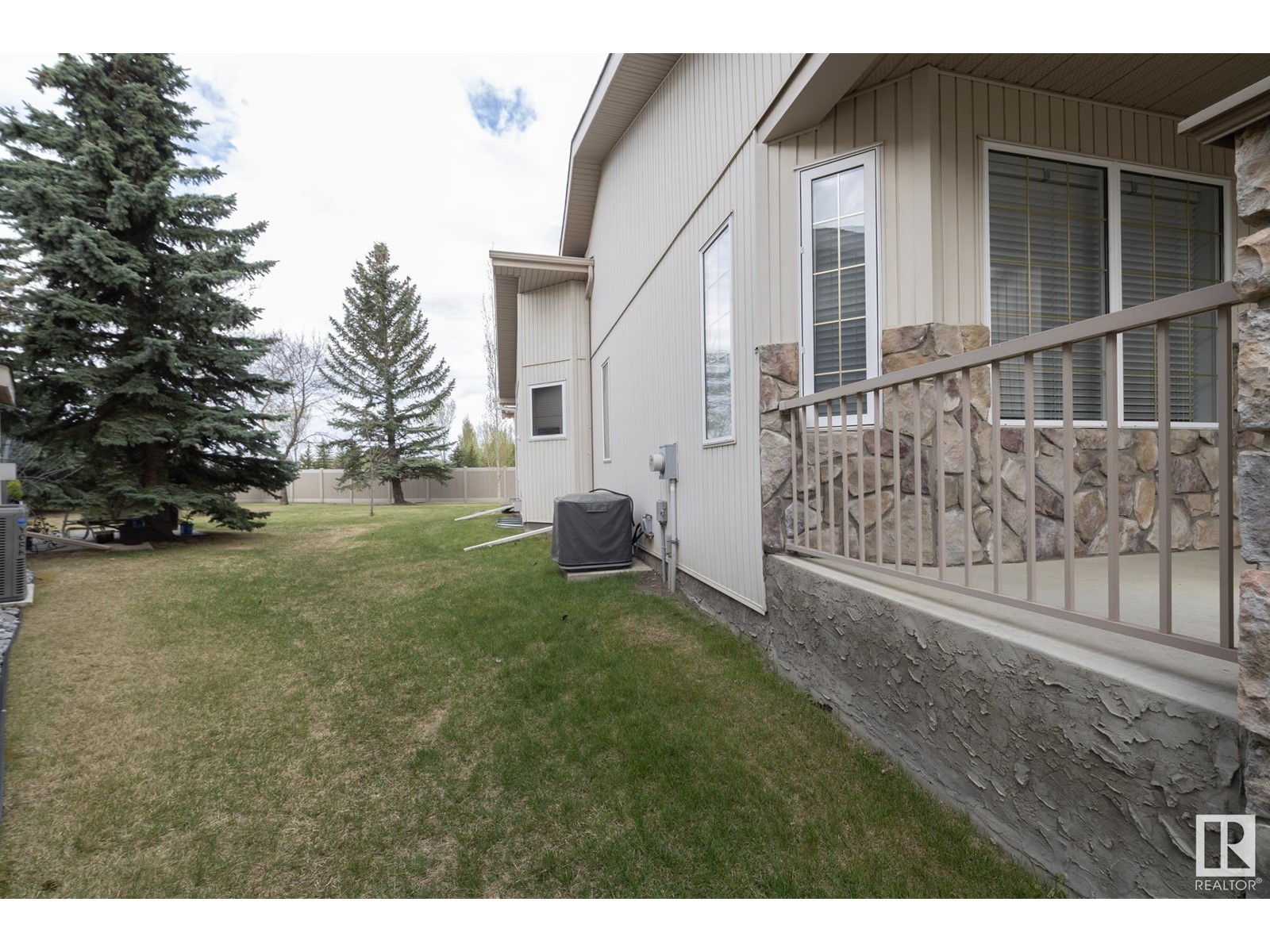 #4 925 PICARD DR NW