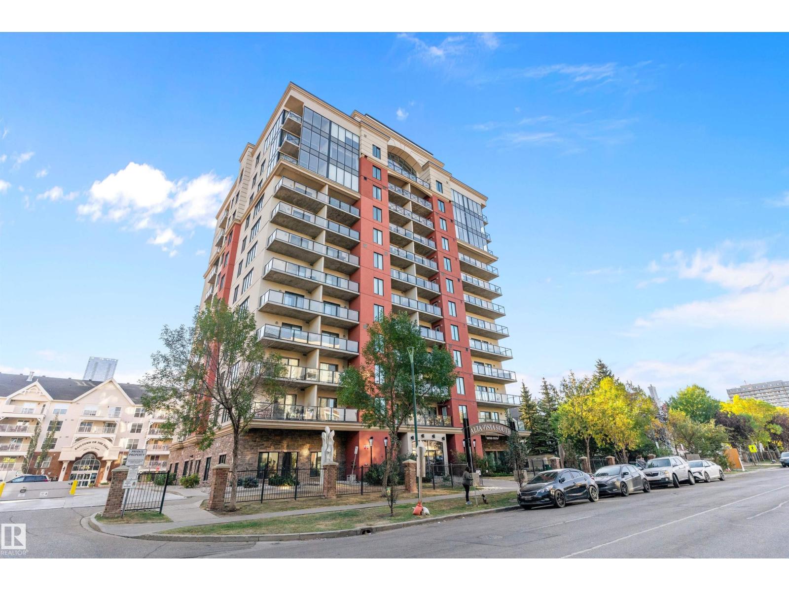 #702 10303 111 ST NW