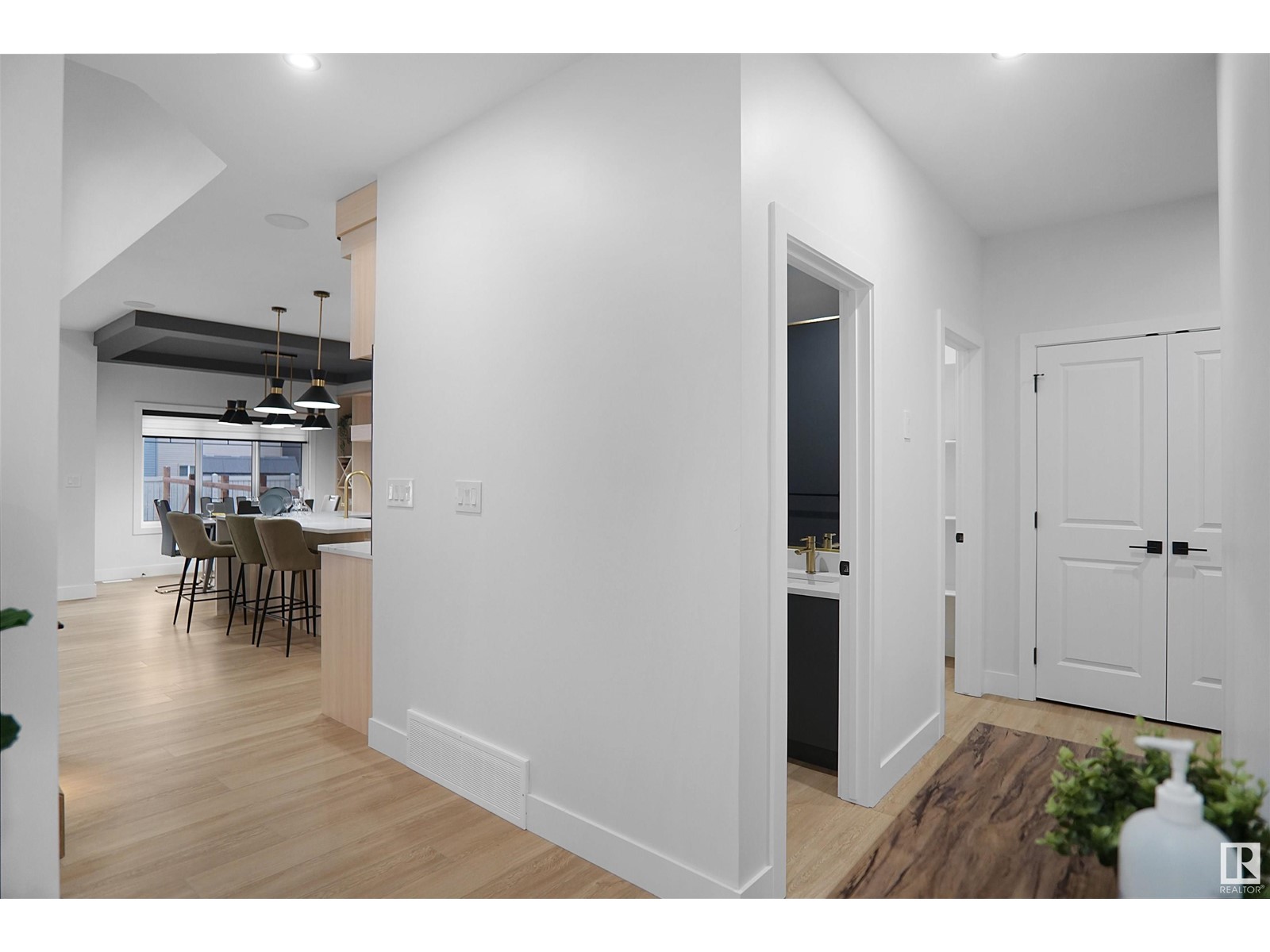 37 MeadowGrove Lane