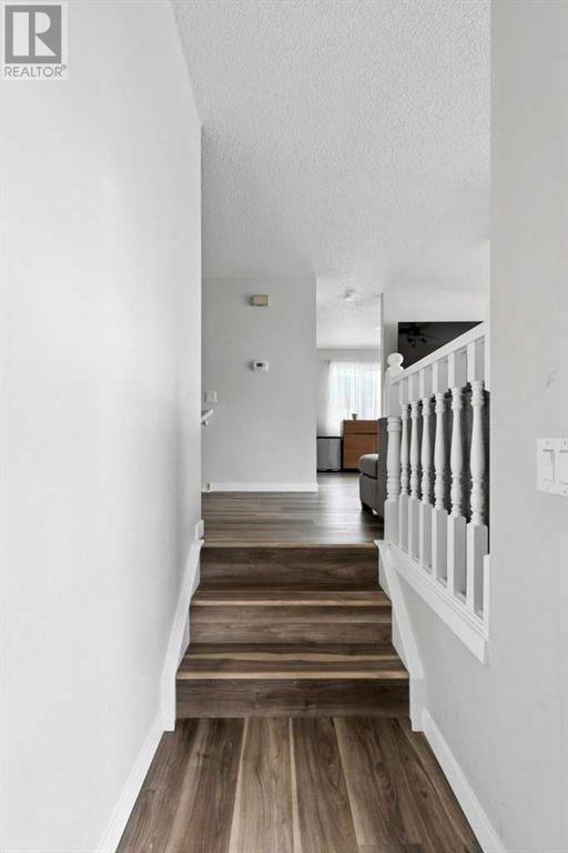 30 Macewan Ridge Place NW