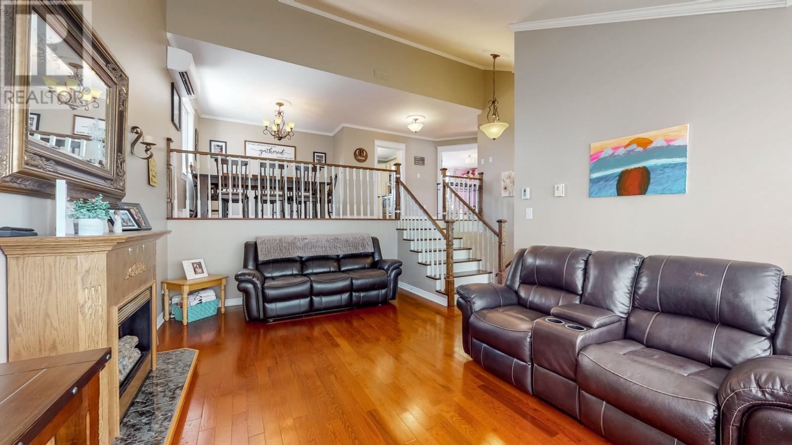 21 Sapphire Crescent