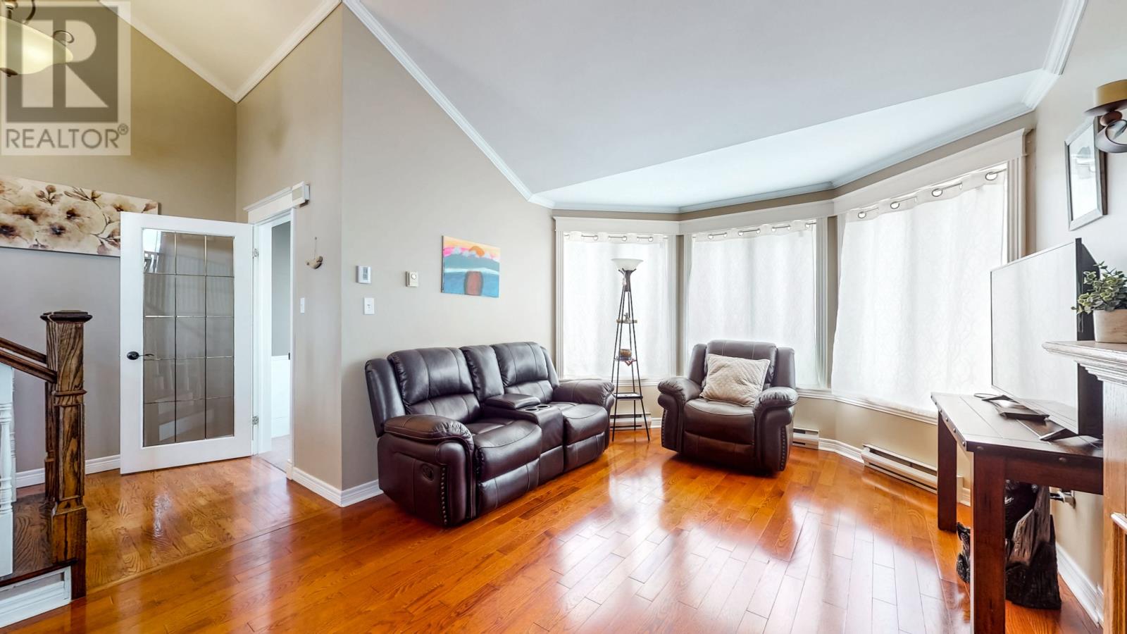 21 Sapphire Crescent