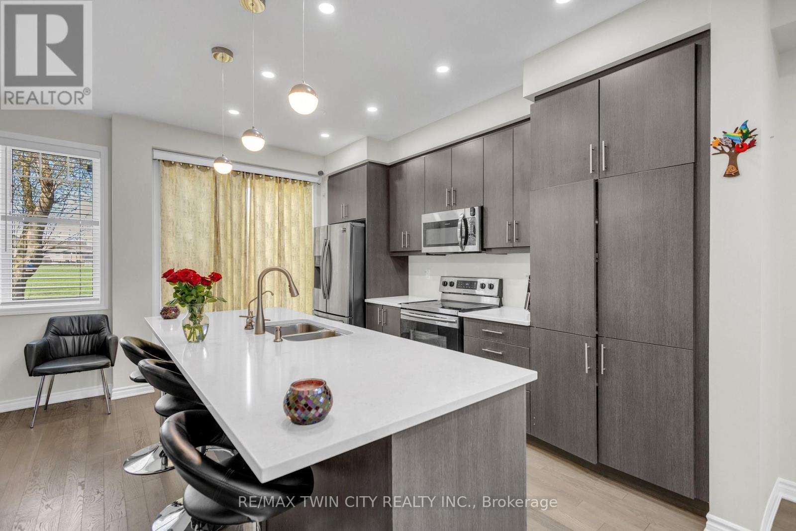 661 DOON SOUTH DRIVE