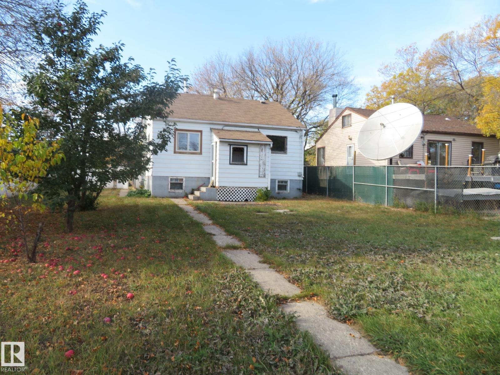 12337 87 ST NW