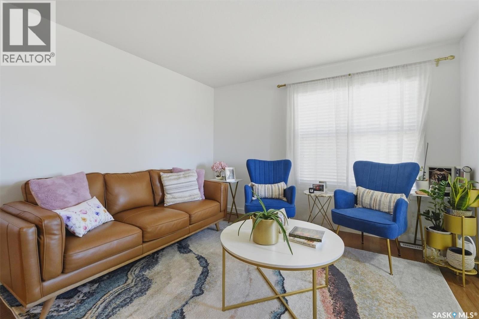 701 1015 Patrick CRESCENT