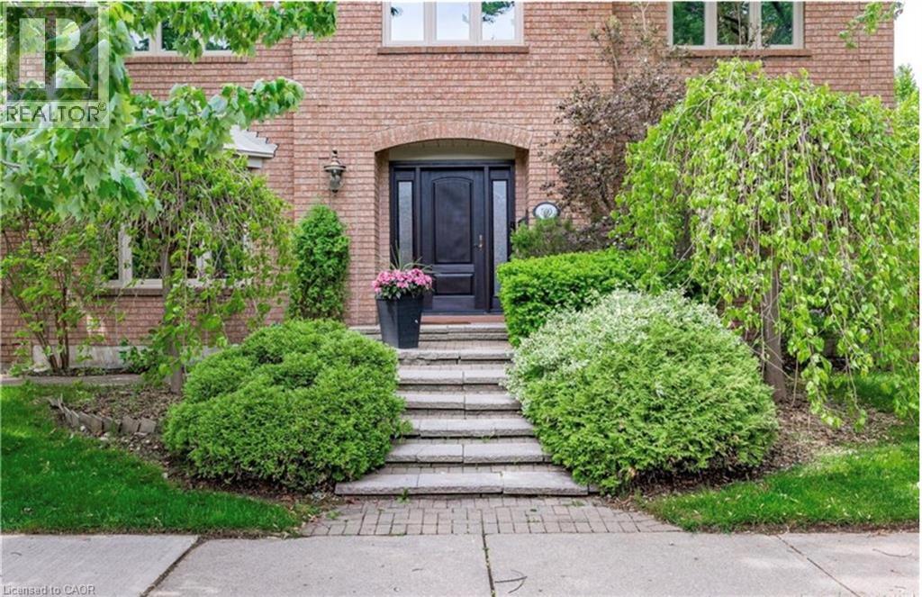 500 BLENHEIM Crescent