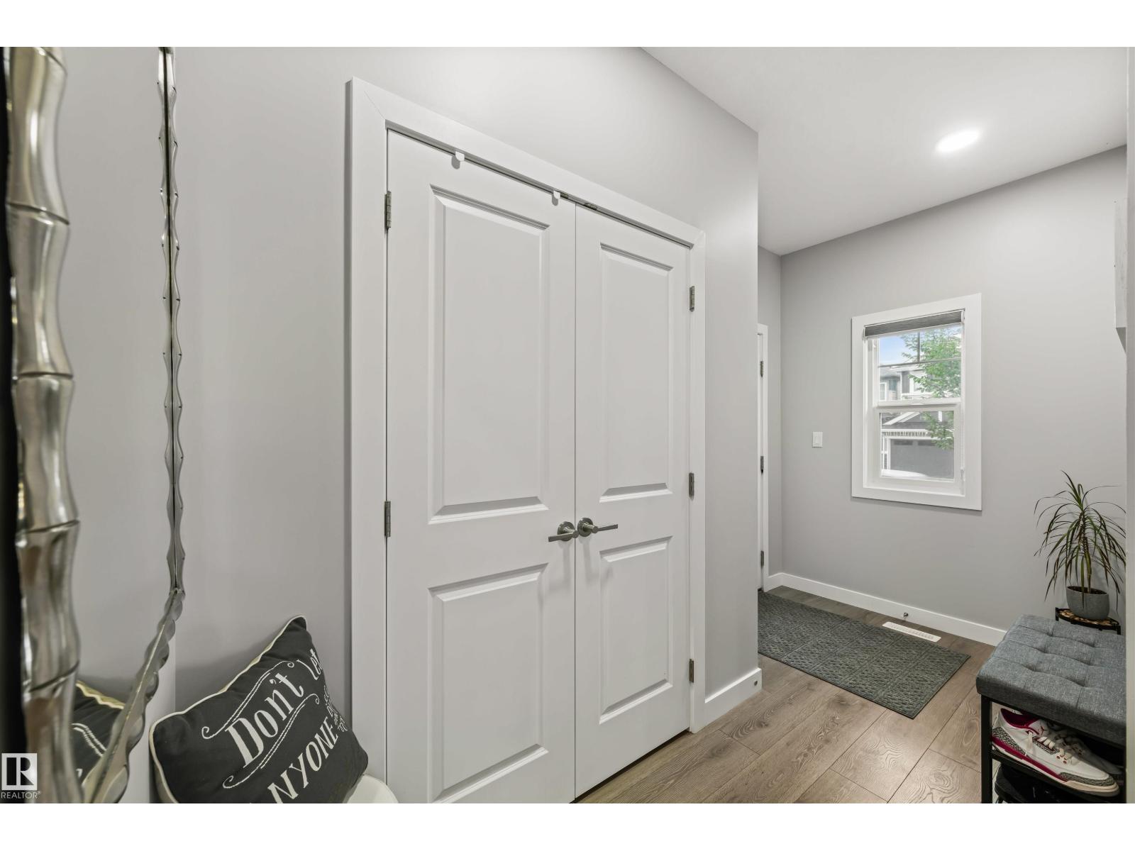 704 CONROY CO SW