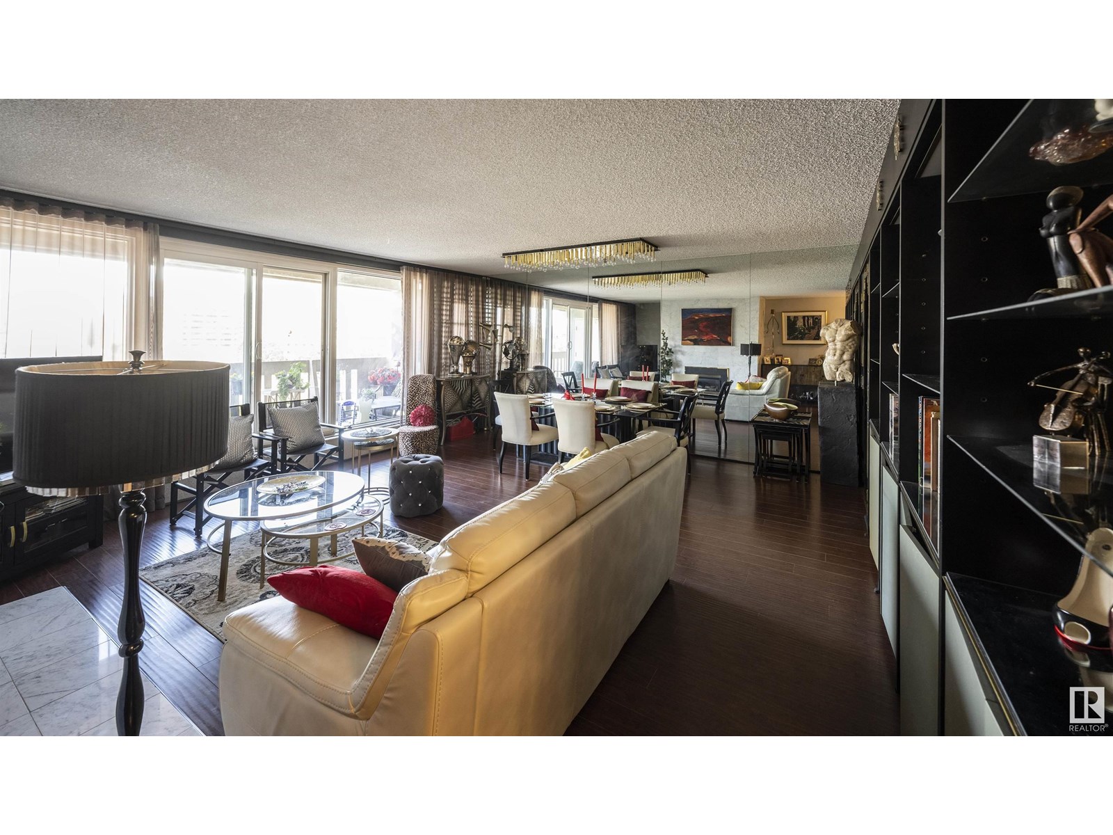 #701 9809 110 ST NW