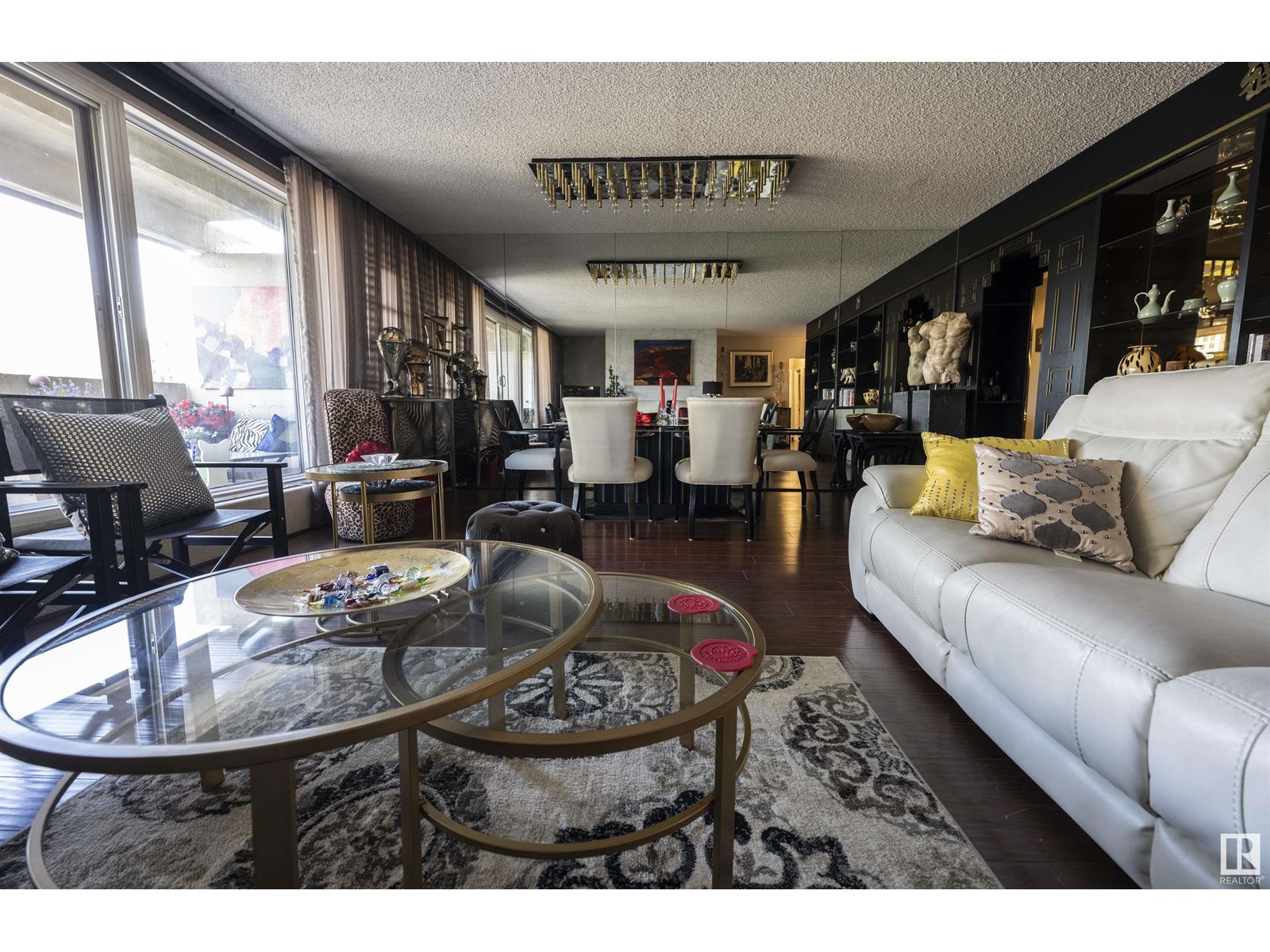 #701 9809 110 ST NW