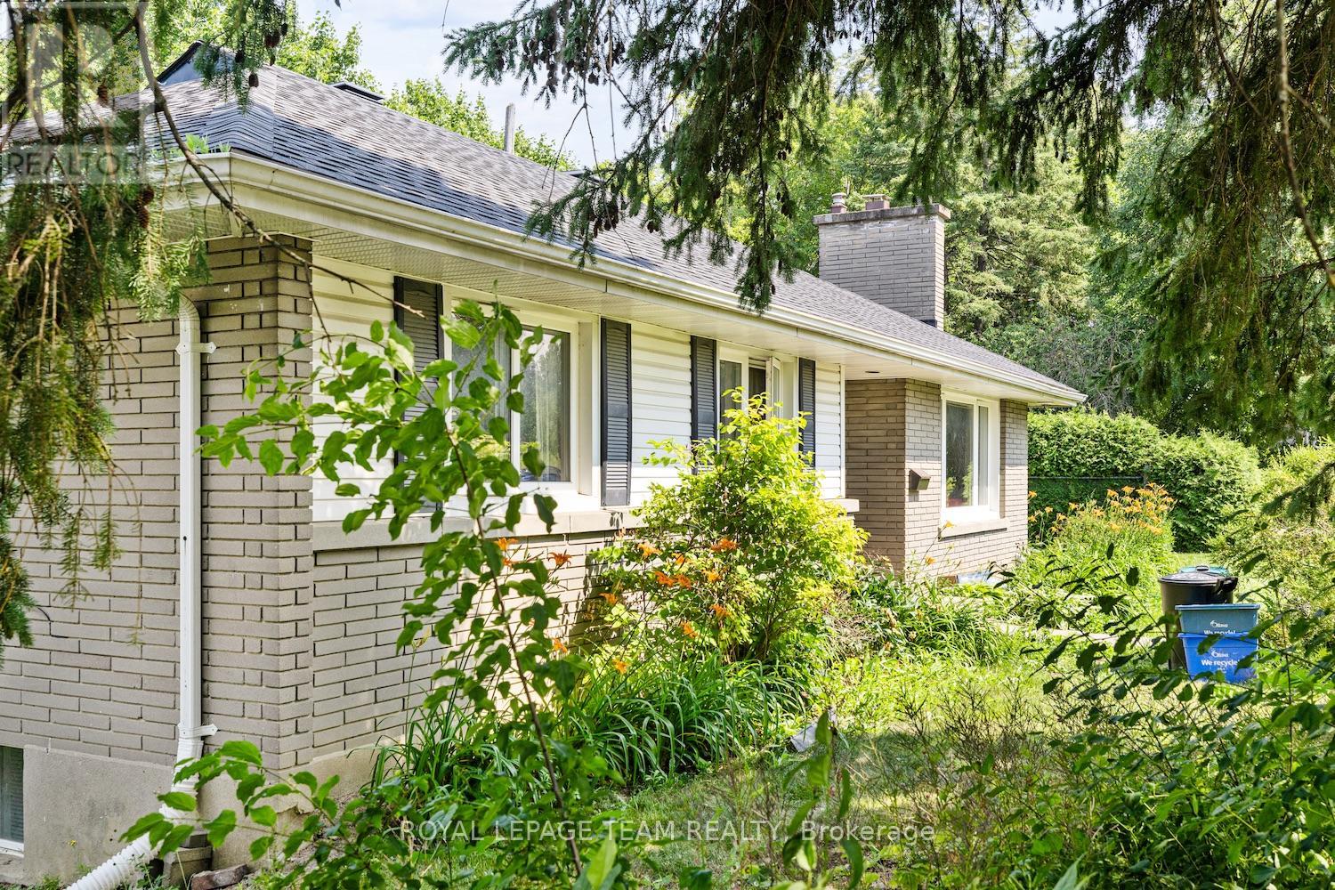 467-469 BRAYDON AVENUE