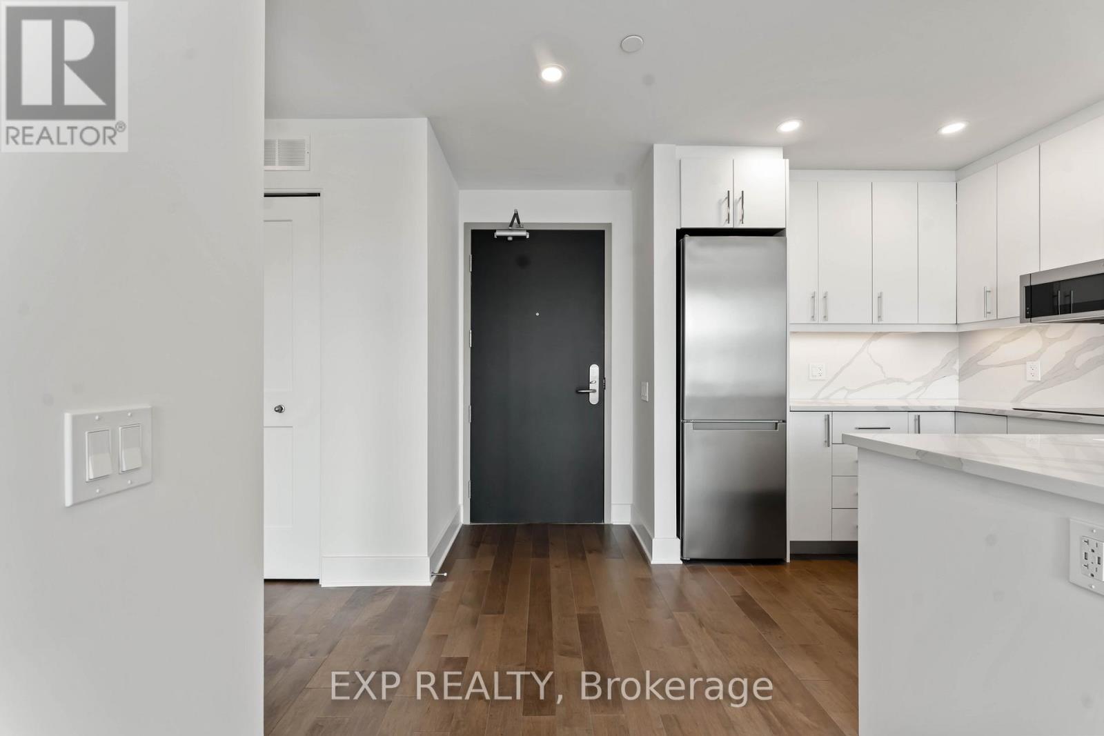 2607 - 180 GEORGE STREET