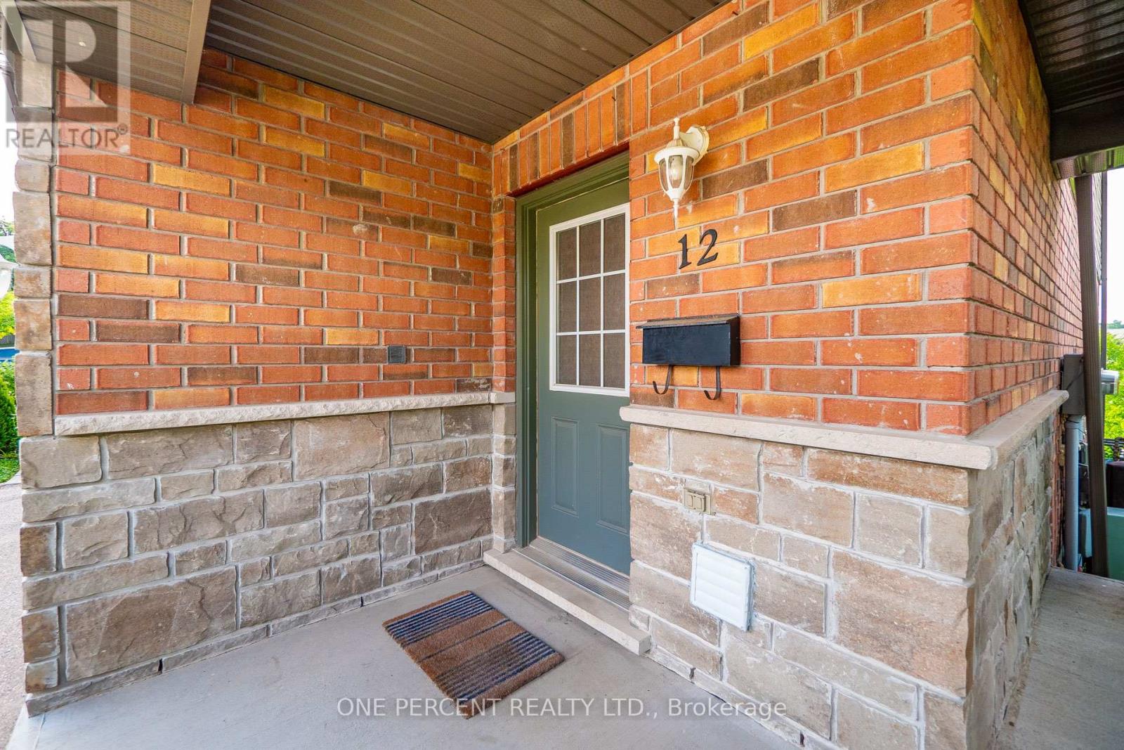 12 - 535 MARGARET STREET