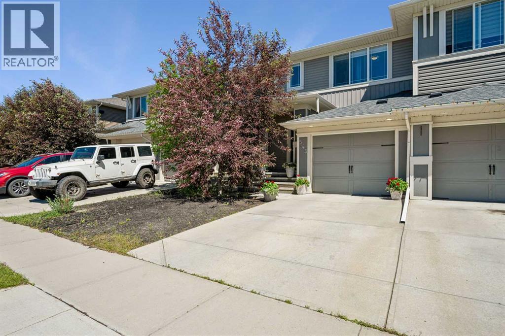 549 Hillcrest Road SW