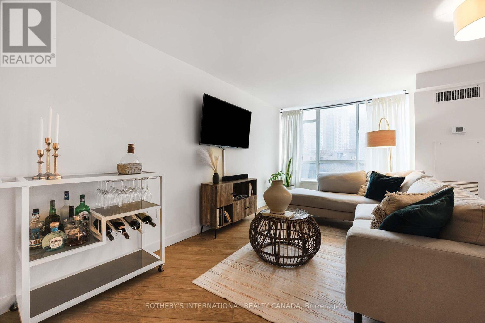 213 - 801 KING STREET W