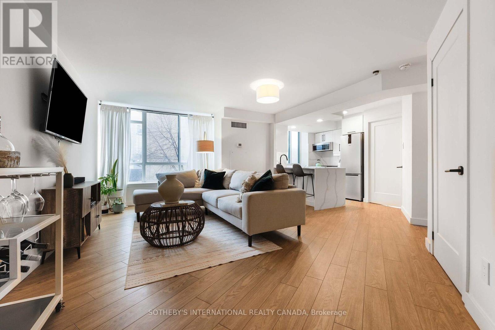 213 - 801 KING STREET W