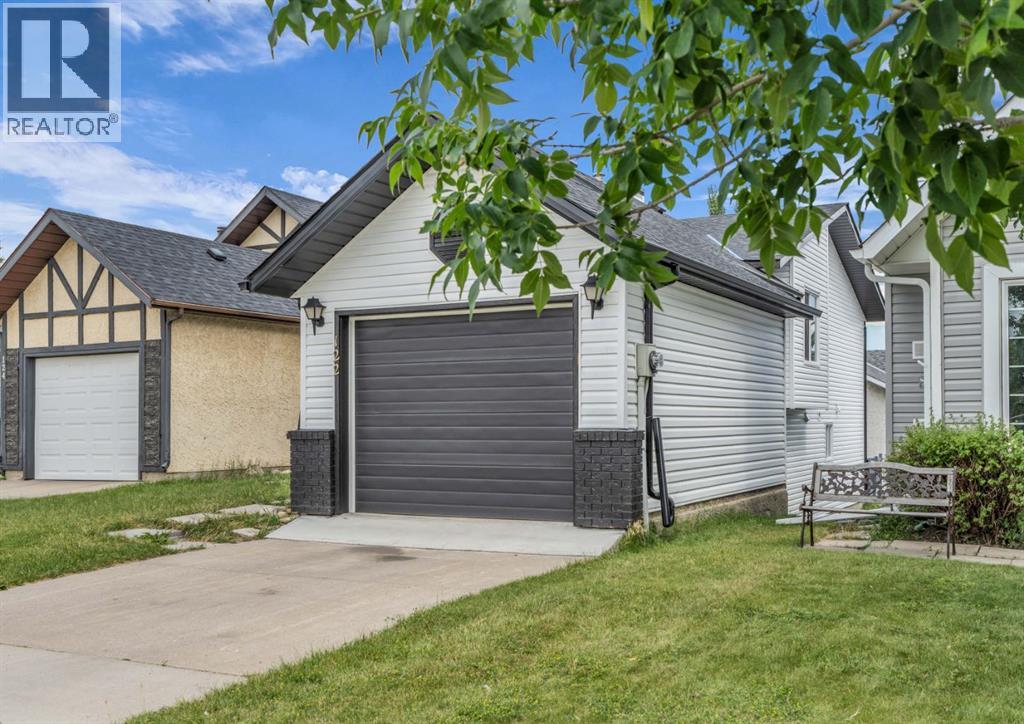 122 Sandstone Drive NW