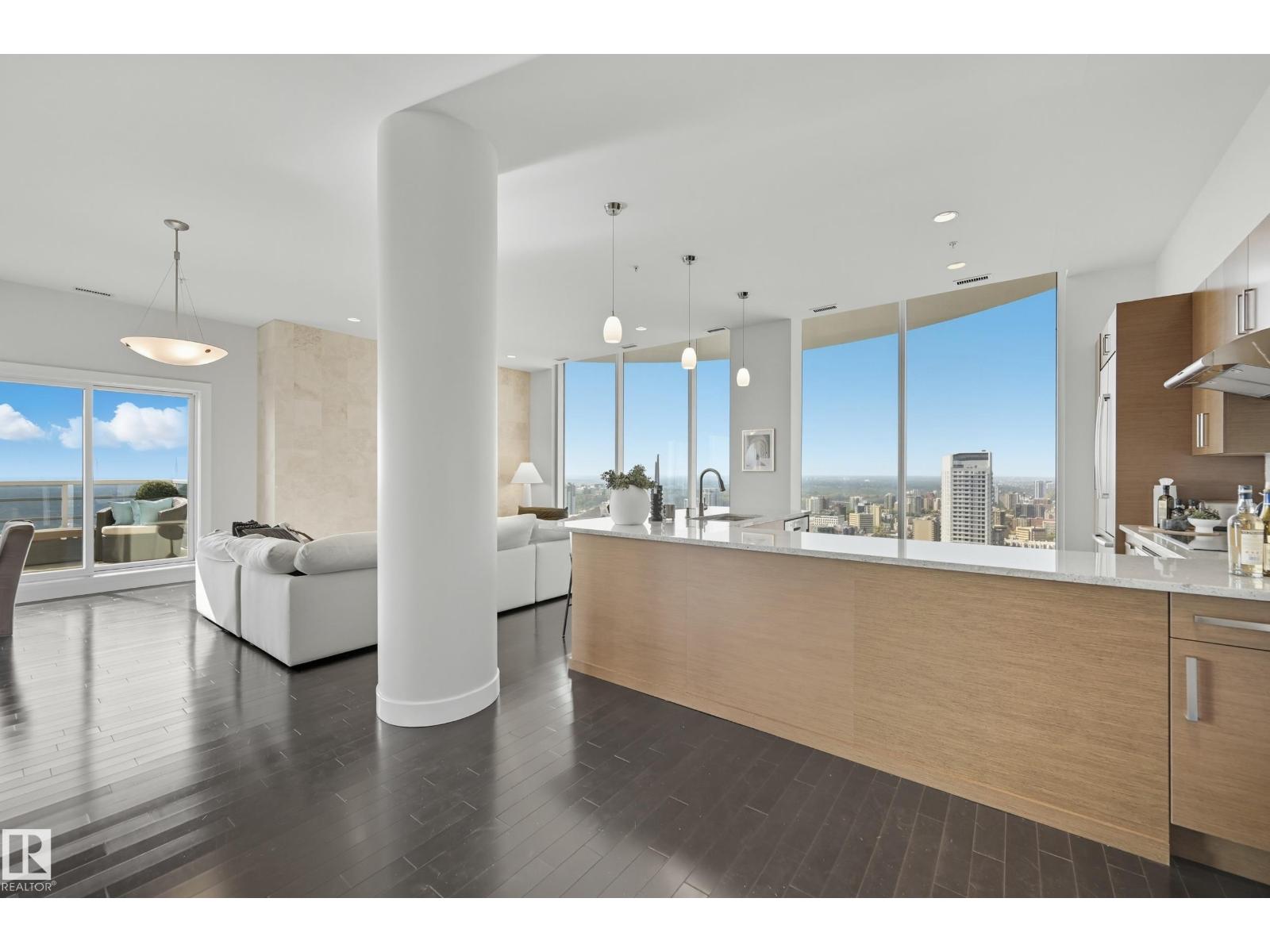 #3502 10152 104 ST NW