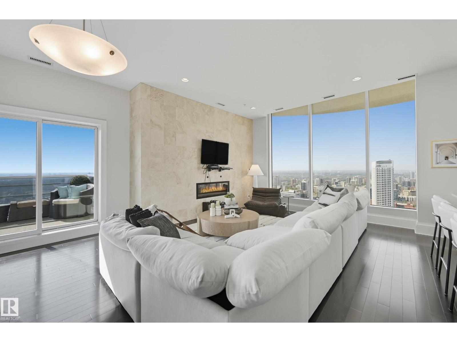 #3502 10152 104 ST NW