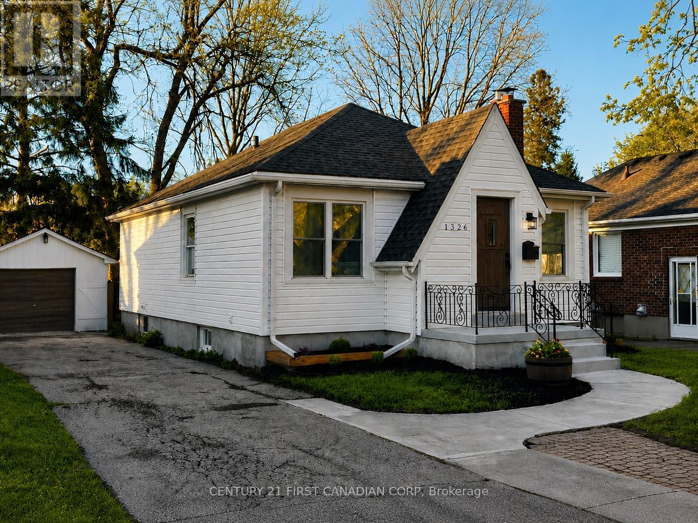 1326 BRYDGES STREET