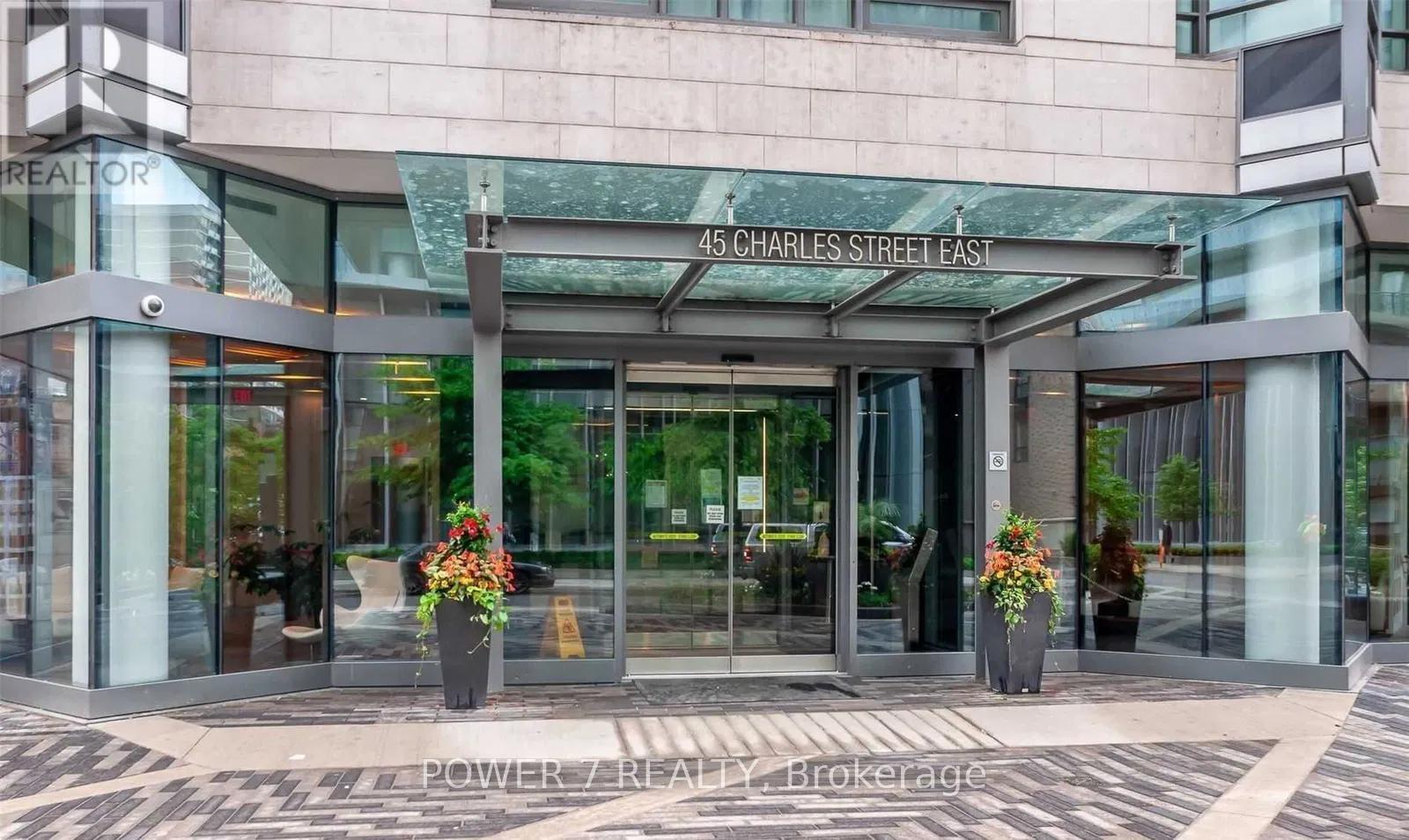 1806 - 45 CHARLES STREET E