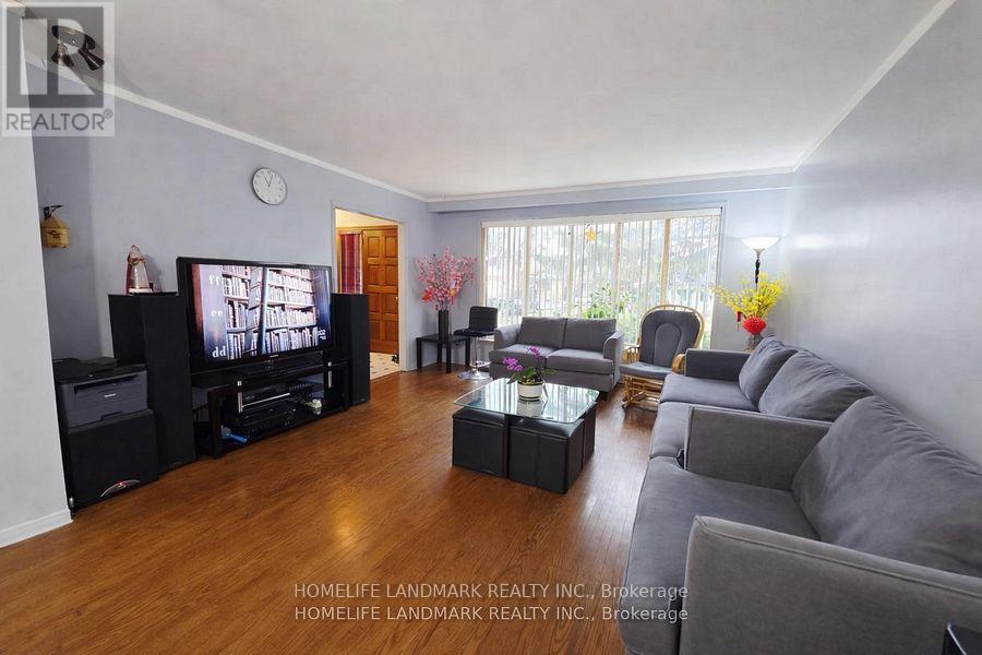 7 BURTONWOOD CRESCENT
