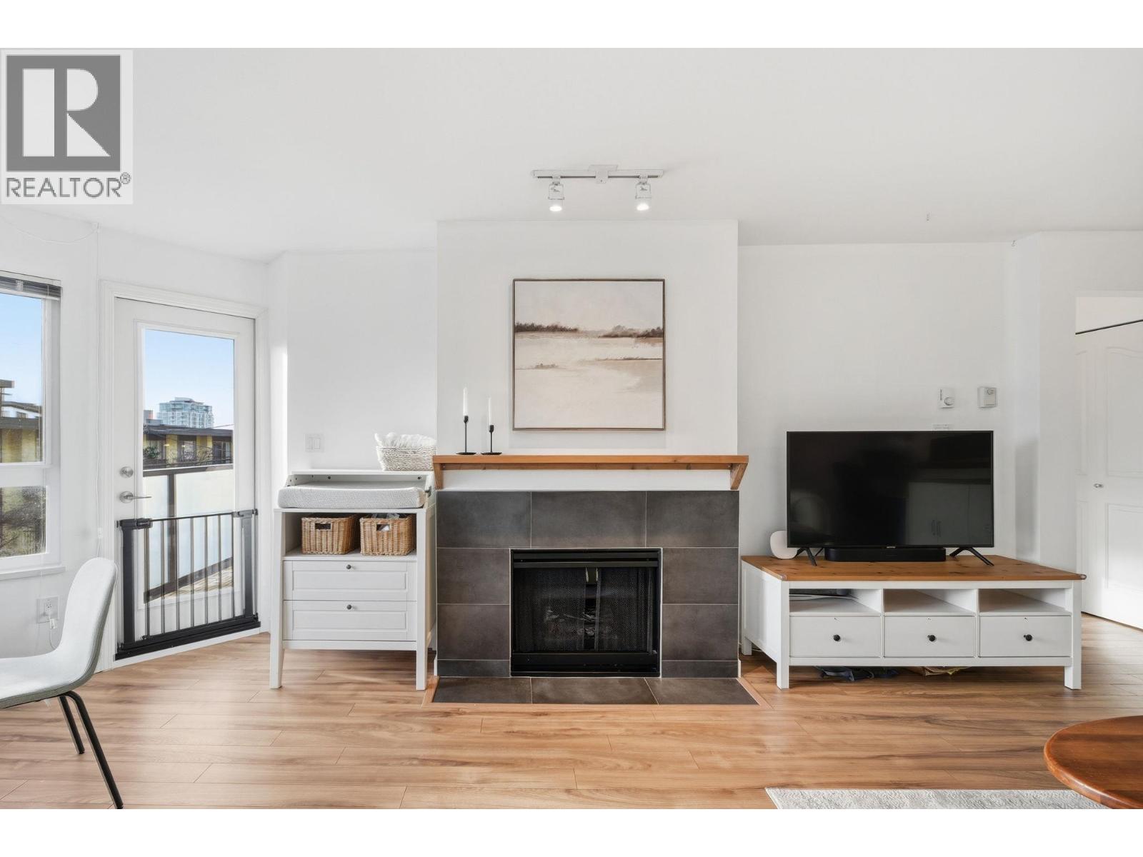 204 315 E 3RD STREET