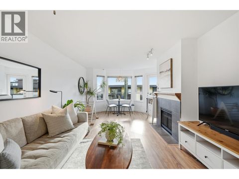 204 315 E 3RD STREET North Vancouver BC V7L1G1