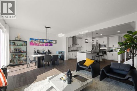 75 Royston Heath NW Calgary AB T3L0K3