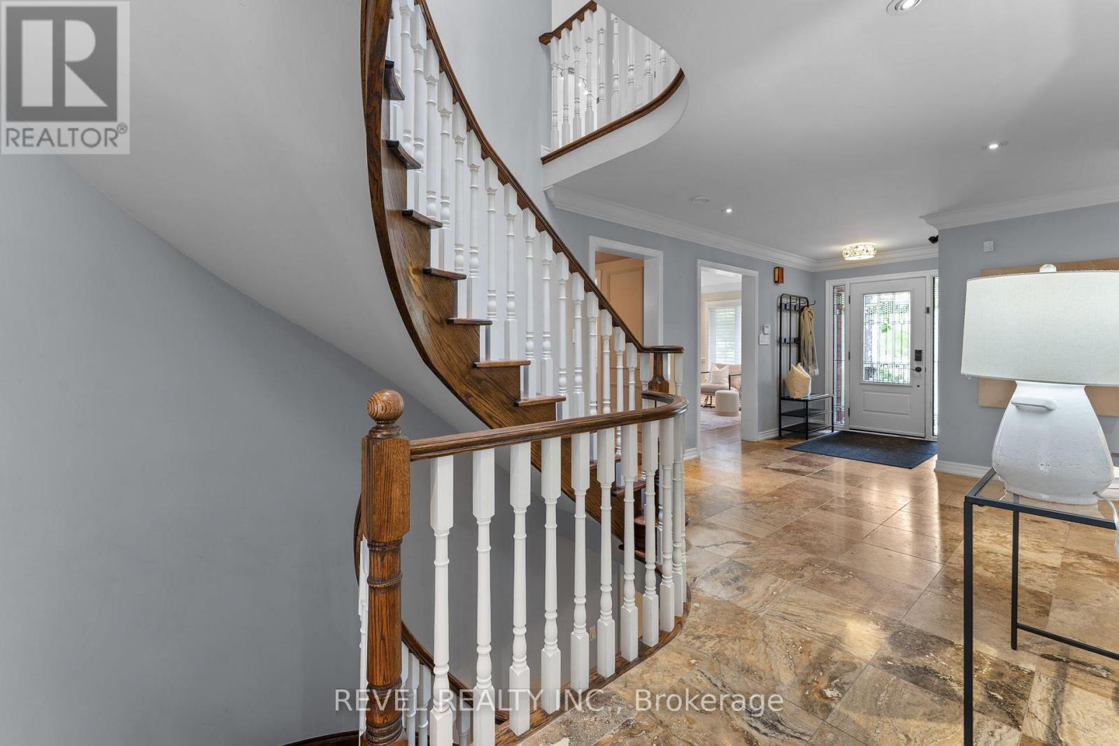 7 CALLANDER COURT