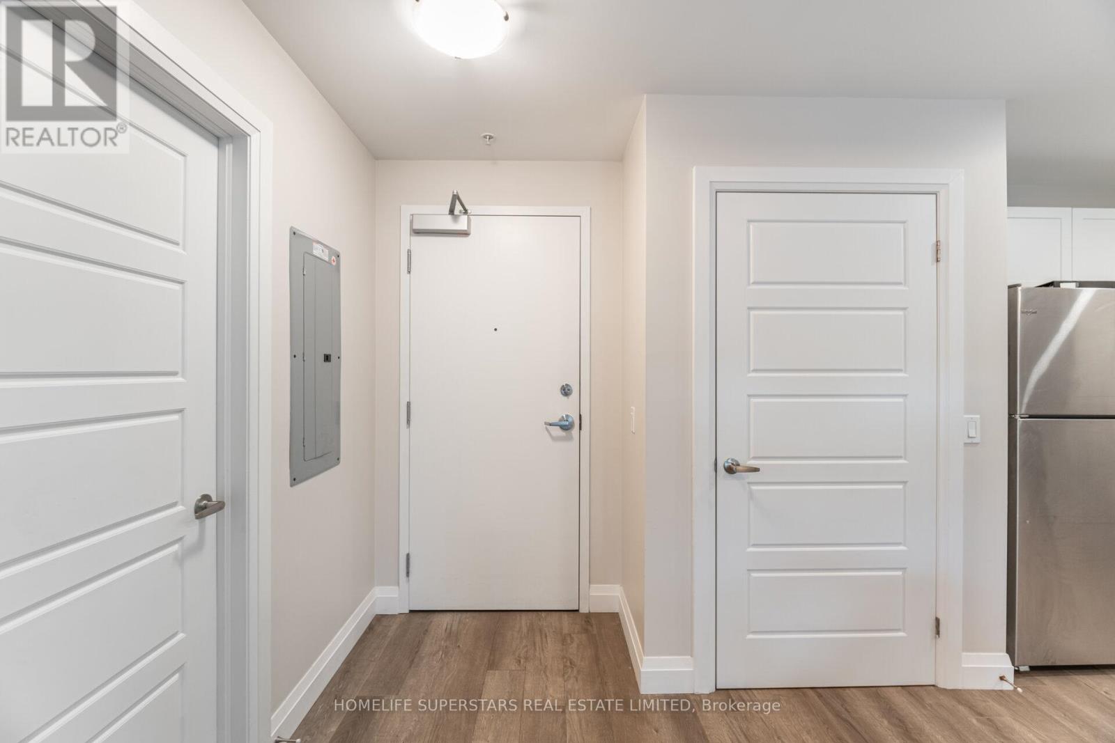 115 - 5 WAKE ROBIN DRIVE