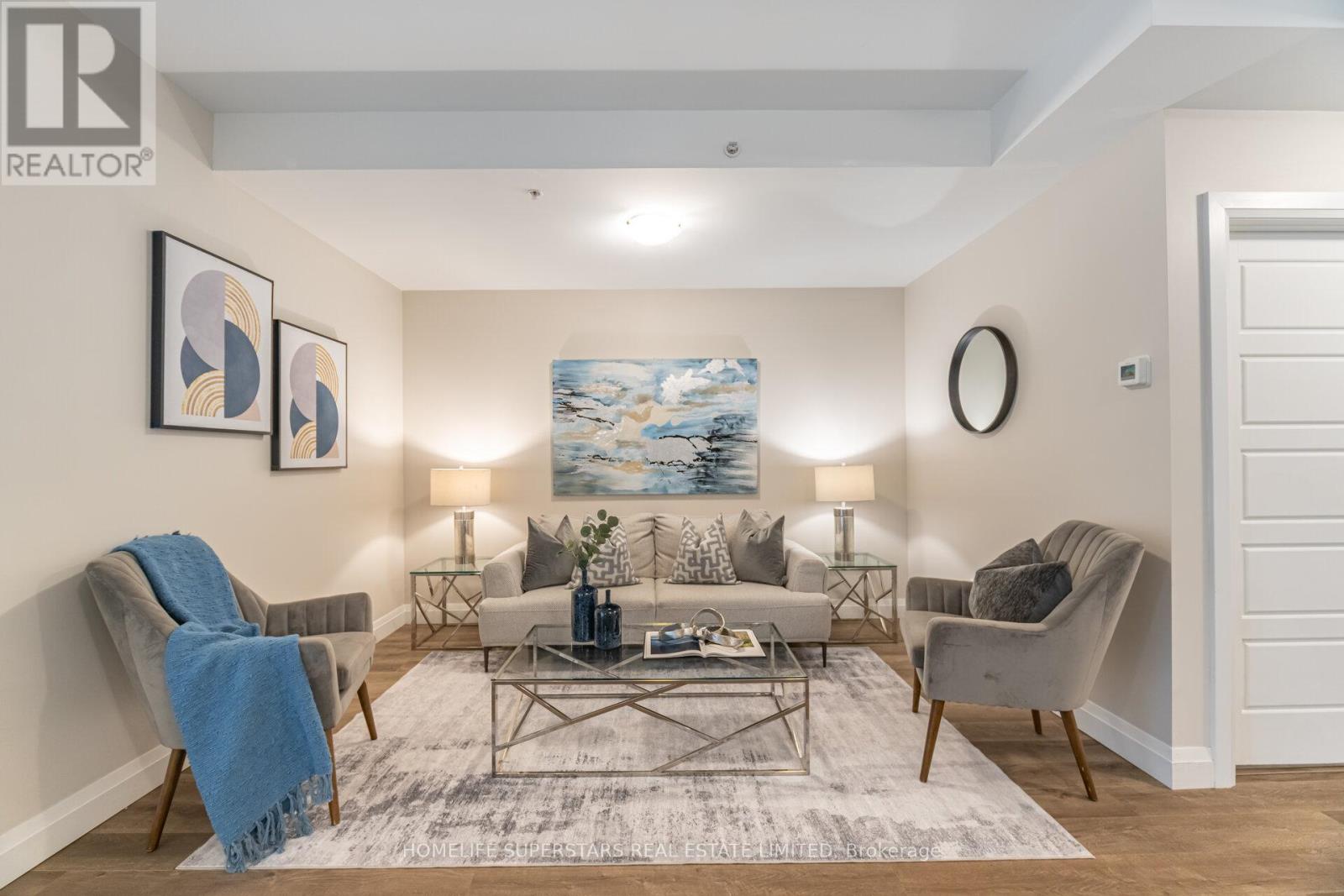 115 - 5 WAKE ROBIN DRIVE