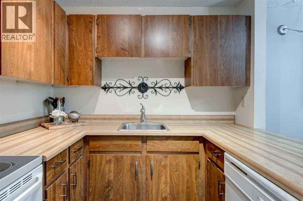 2135, 70 Glamis Drive SW