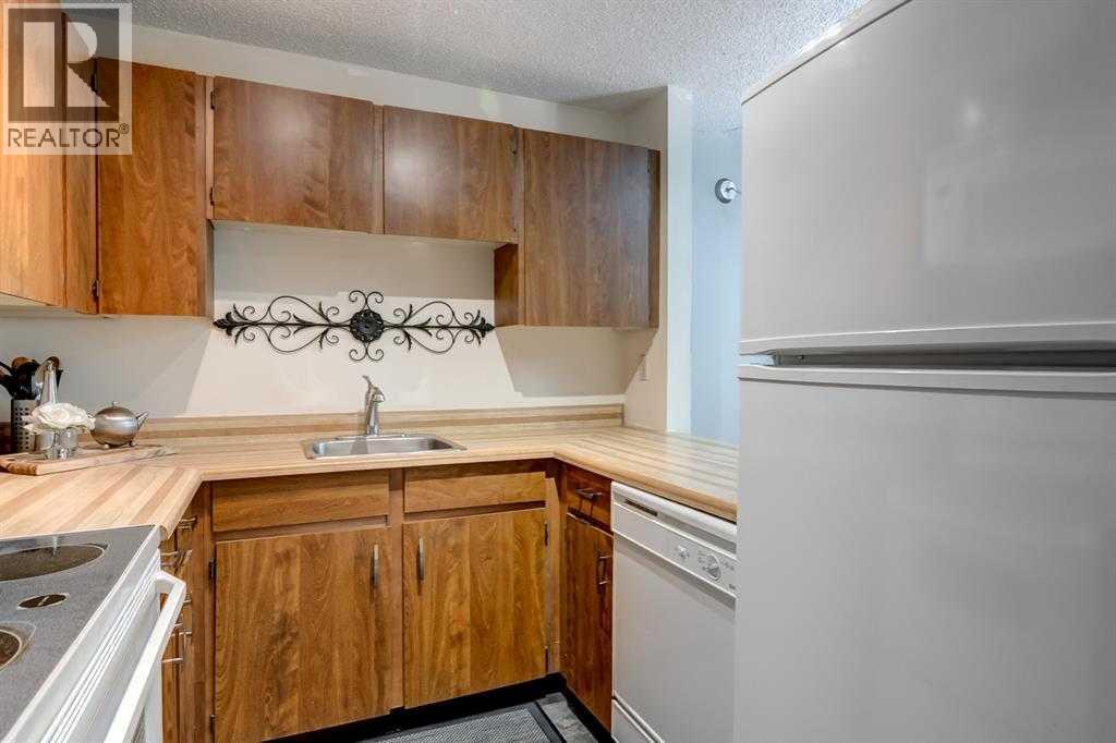 2135, 70 Glamis Drive SW