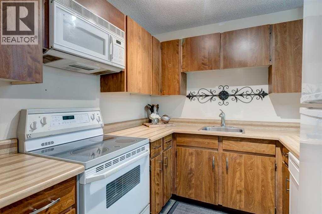 2135, 70 Glamis Drive SW