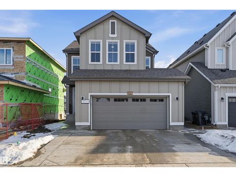 7017 54 AV Beaumont AB T4X2Z9